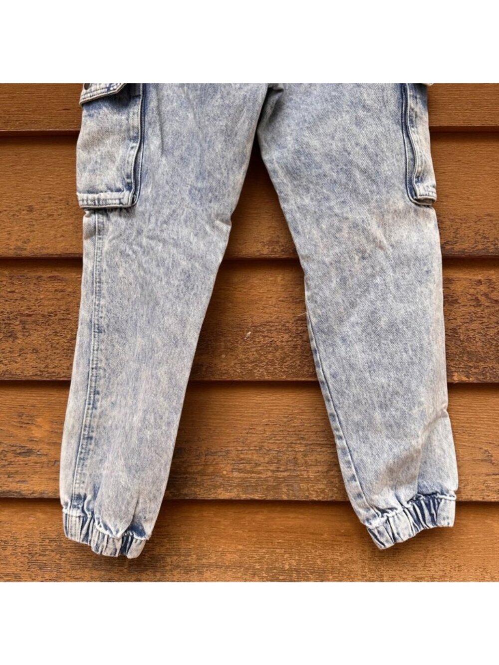 Distressed Acid Wash Denim Cargo Jogger Pants With Elastic Hem And Multiple Pock - Picture 10 of 13